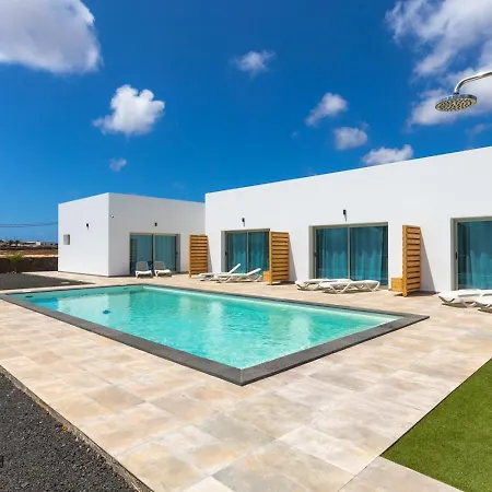 Lola Lajares Irent Fuerteventura *
