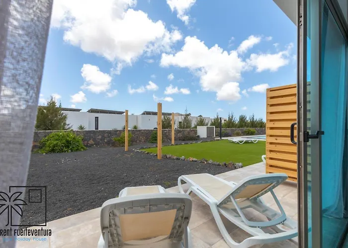 Lola Lajares Irent Fuerteventura * 拉·奥利瓦